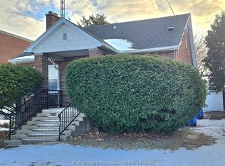 16 Cross St, Chatham Kent, ON N7M 1K5