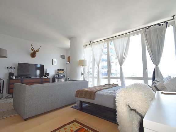 3rd image of 22 N 6th St APT 12F