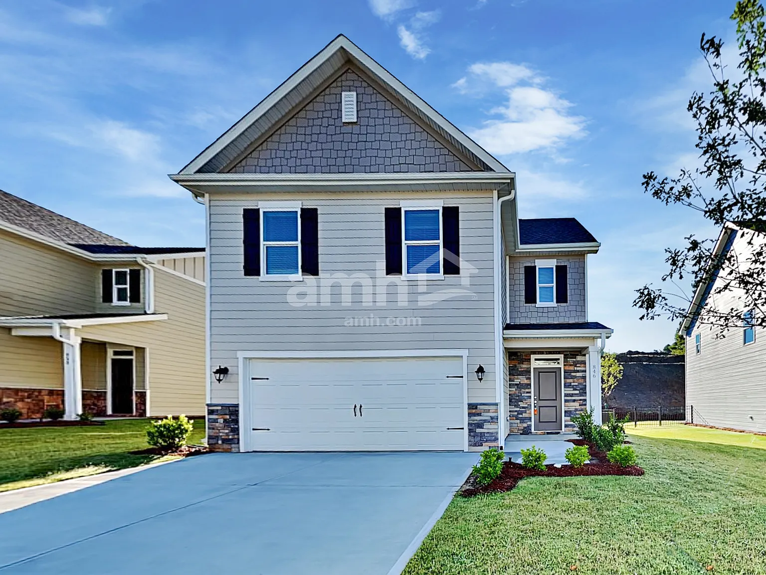4 bed, 2.5 bath, 2098 sqft, $2,435 — Photo 1