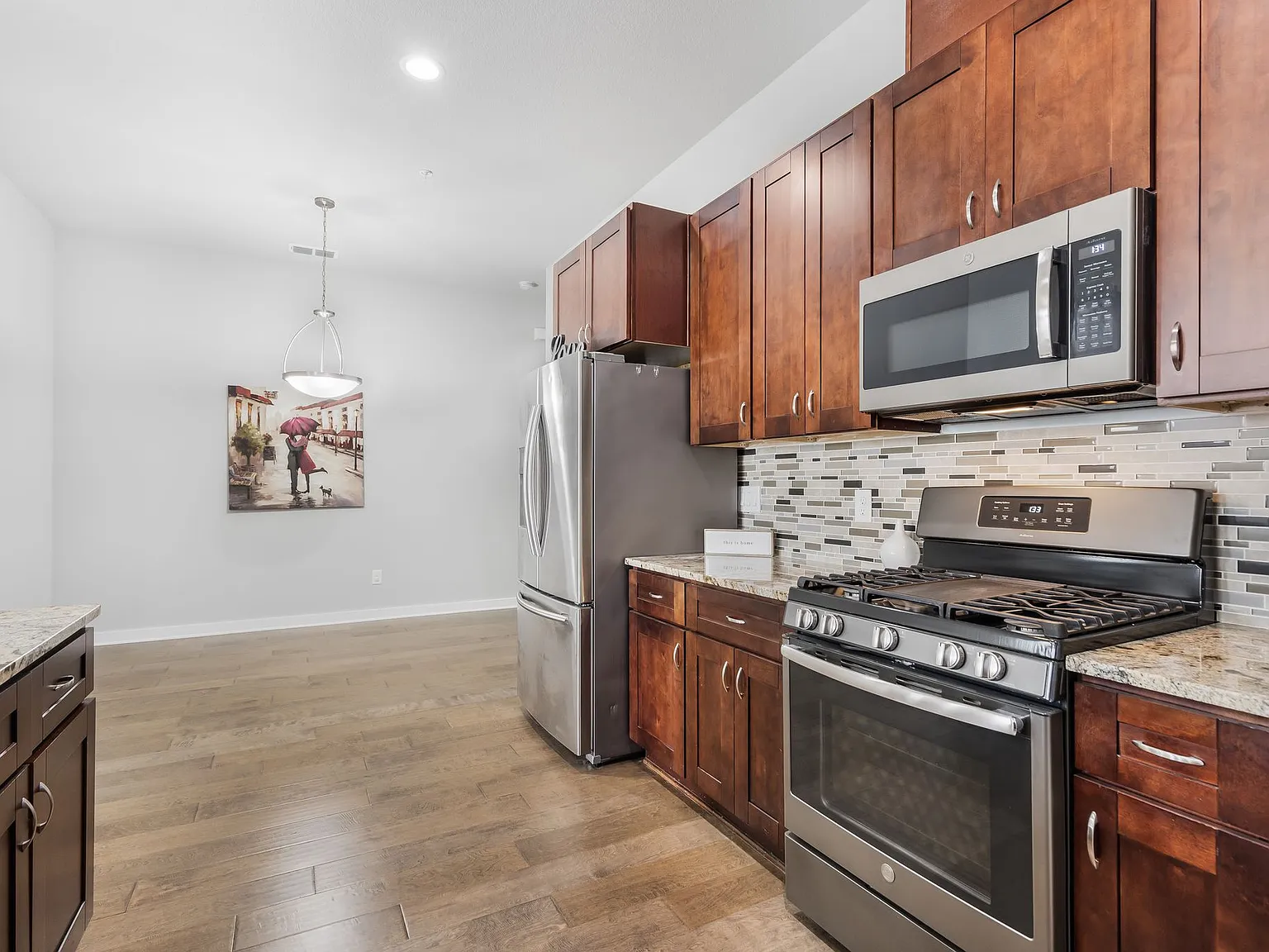 4 bed, 2160 sqft, $2,600 — Photo 1