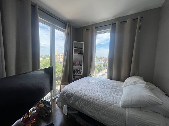 5th image of 576 Lafayette Ave #1