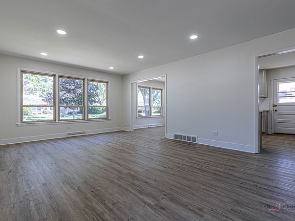 3rd image of 308 Wheeling Ave
