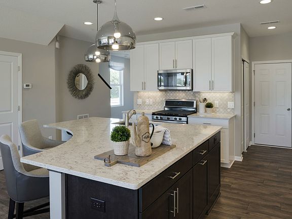 3rd image of 720 Wildflower Ln