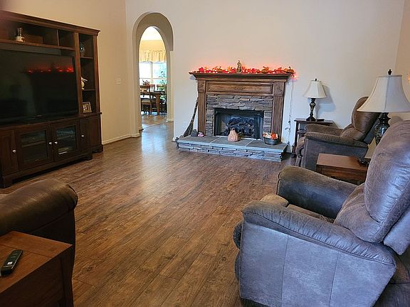 Great room, gas logs