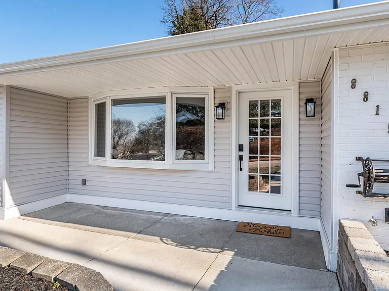 8815 Delphine Rd — Photo 5