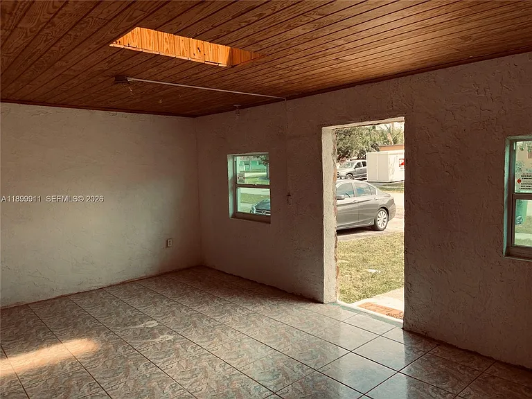 6407 SW 5th St — Photo 39