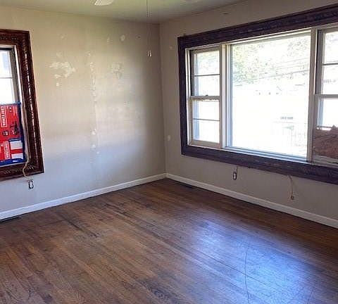 2nd image of 13513 Maccorkle Ave