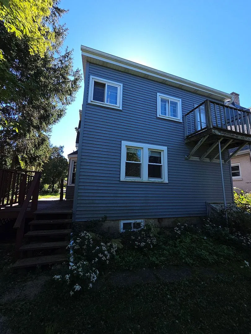 Very large 3 bedroom house — Photo 1