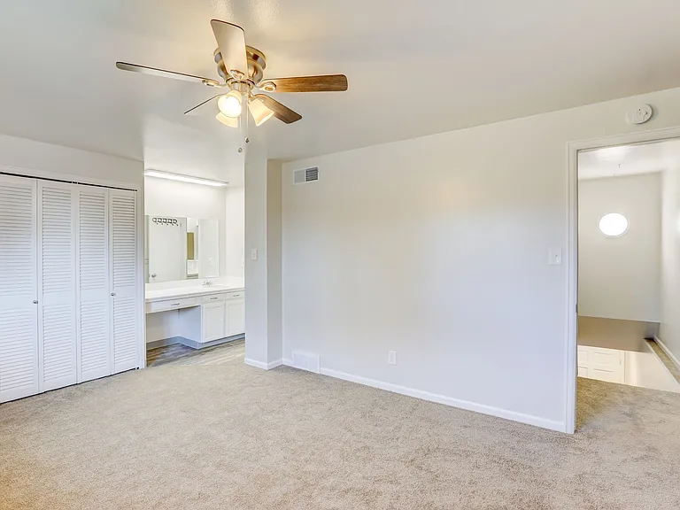 Applewood Crest Townhomes & Apartments — Photo 76