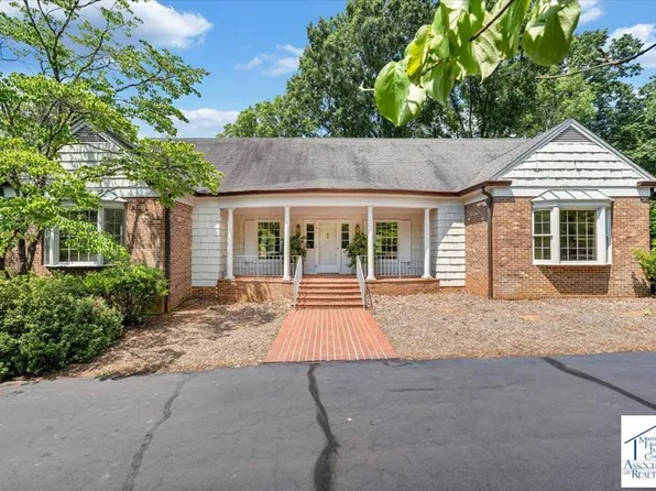 266 Plantation Rd, Martinsville, VA 24112
