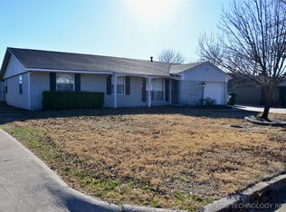 1215 Wade Wells Dr, Henryetta, OK 74437