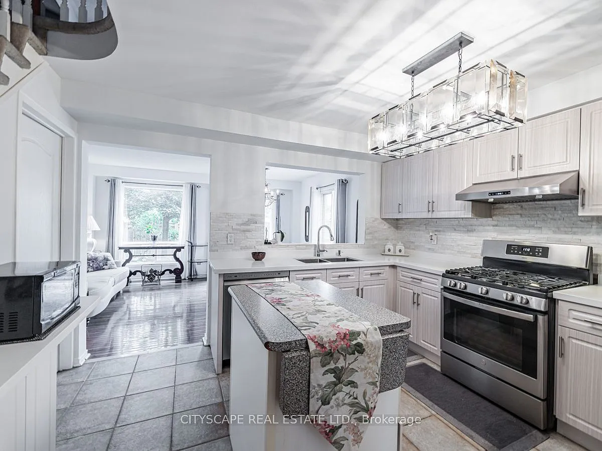 4 bed, $3,850 — Photo 3