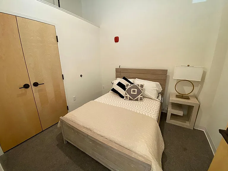Lincoln Lofts — Photo 9