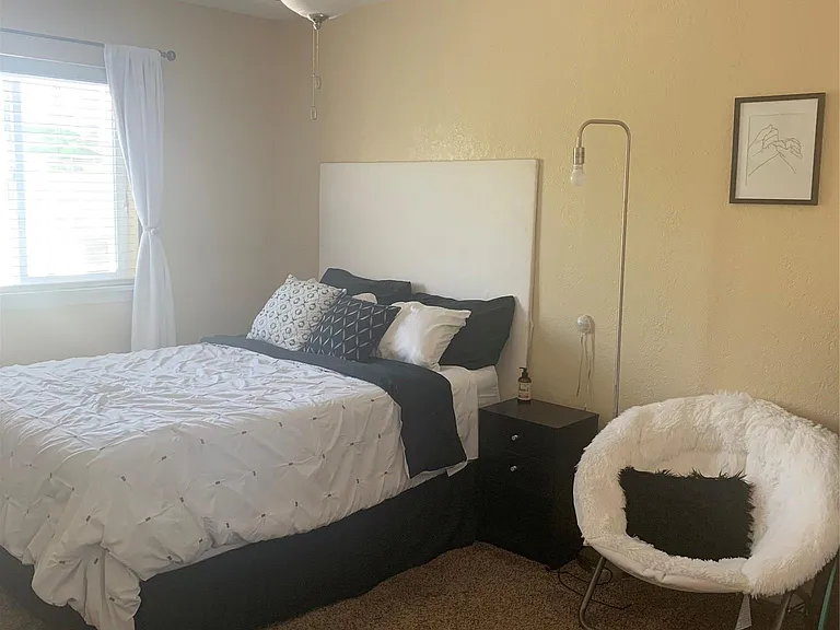 2401 Manor Rd #218 — Photo 9