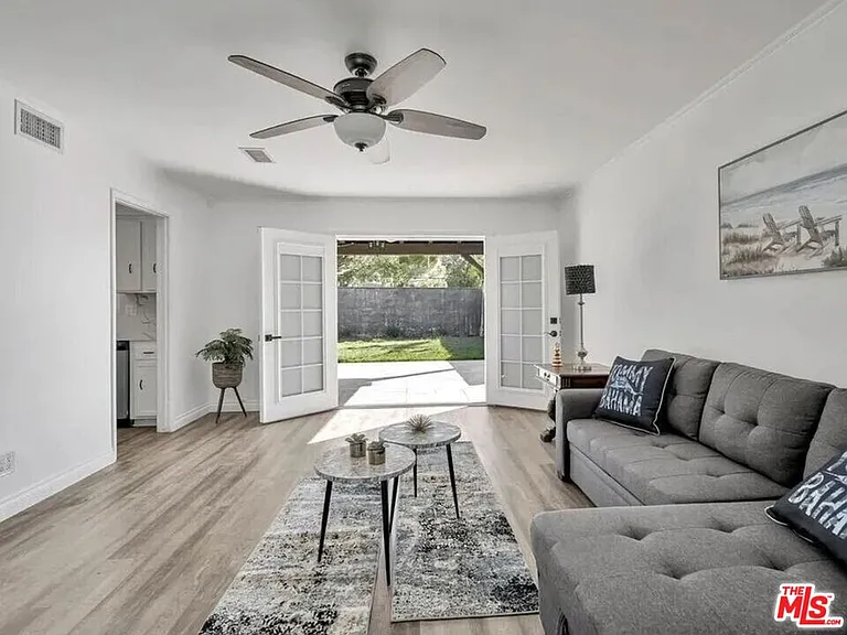 28040 Ermine Pl — Photo 10