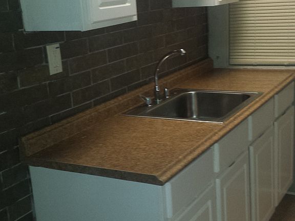 3rd image of 5801 Peabody Ave