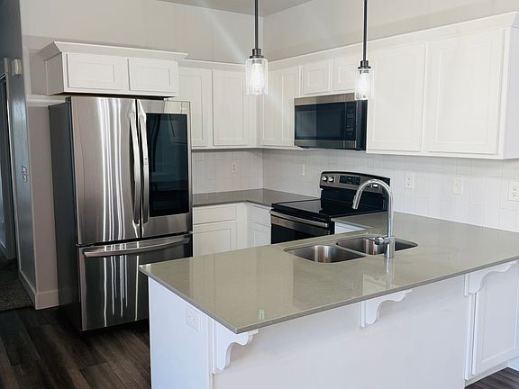 4th image of 1838 W Eaglewood Dr Unit 301
