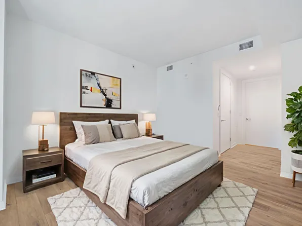 155 Bay Street image 12 of 44