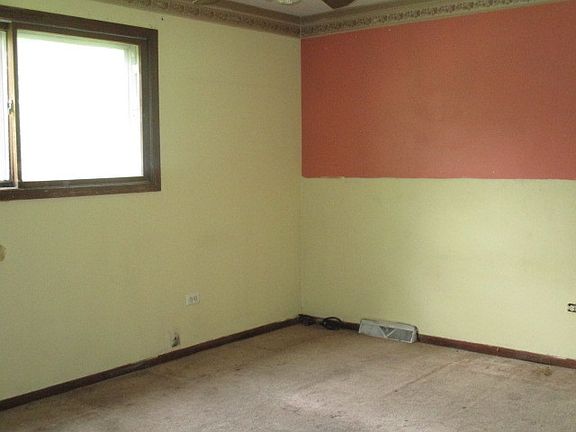 5th image of 35 Granville Ave