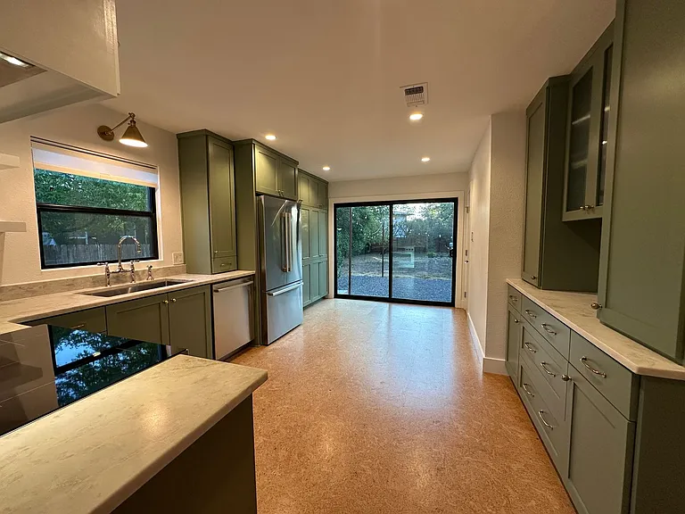 4711 Fairview Dr — Photo 11