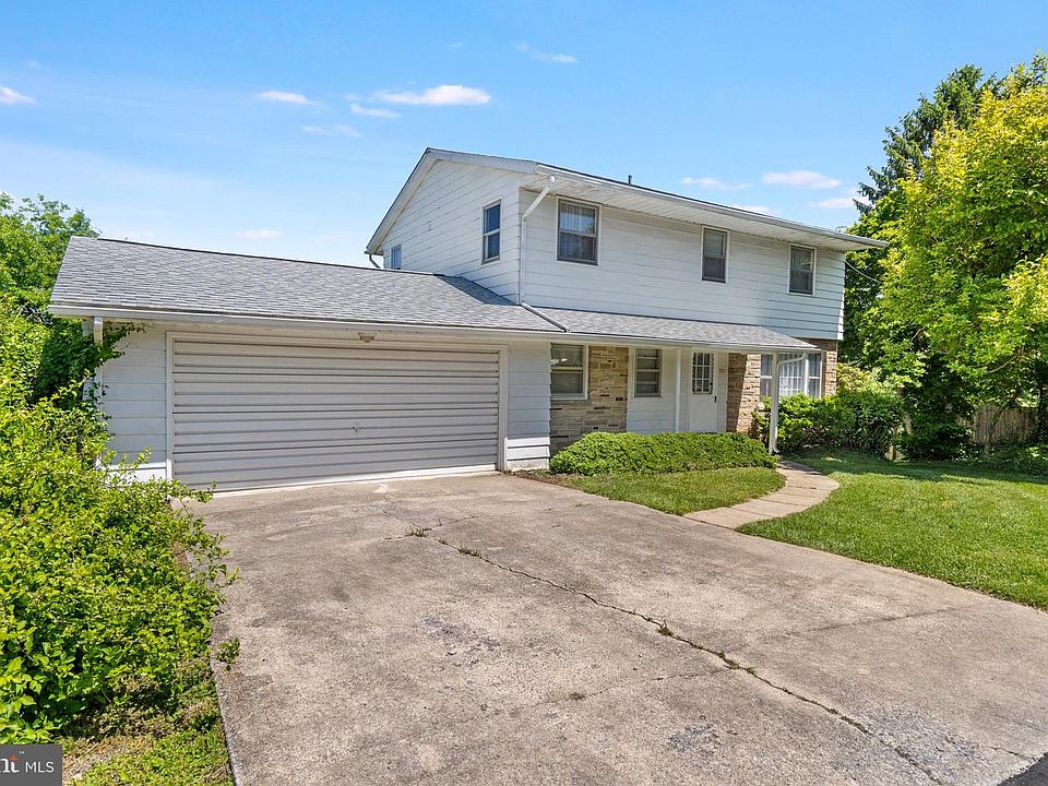 1st image of 355 Pointfield Dr