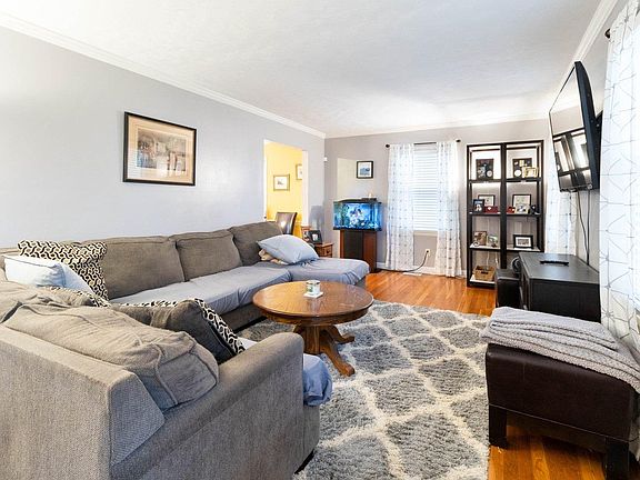 3rd image of 108 Loch Lomond Dr