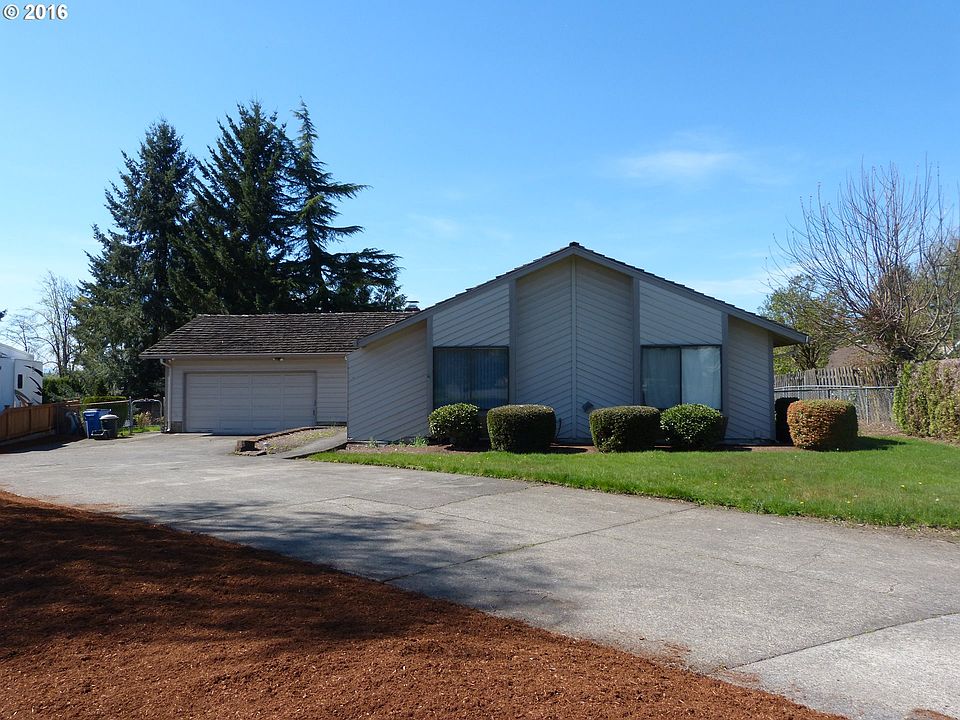 1st image of 12412 NE 9th Ct