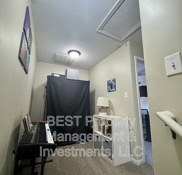 8130 Kings Creek Dr — Photo 19