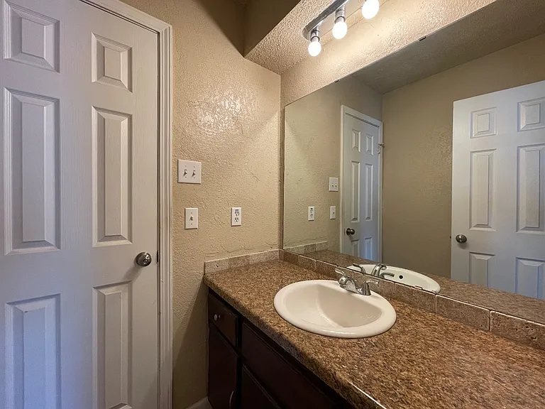 4707 Hemlock Ln — Photo 19