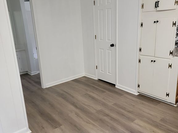 5th image of 3933 Midway Rd #4D