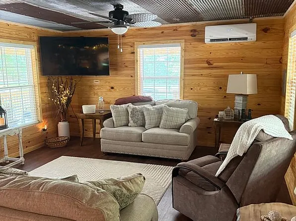 700 Three Rivers Ln, Uvalda, GA 30473