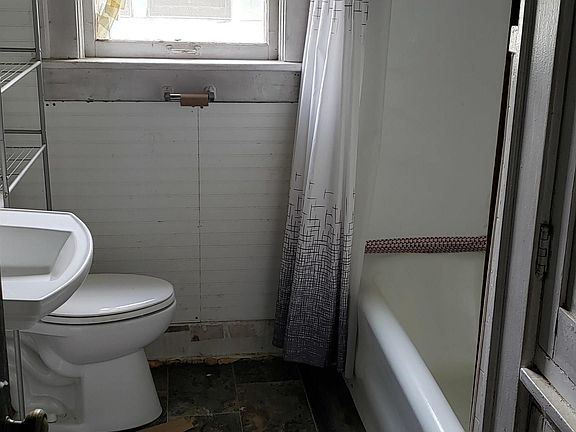 5th image of 1508 W 18th Ave