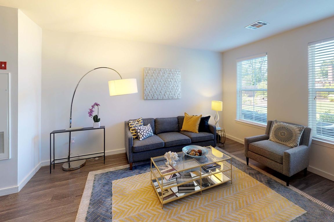 Spacious 1- and 2-bedroom apartment homes with distinct, upscale finishes