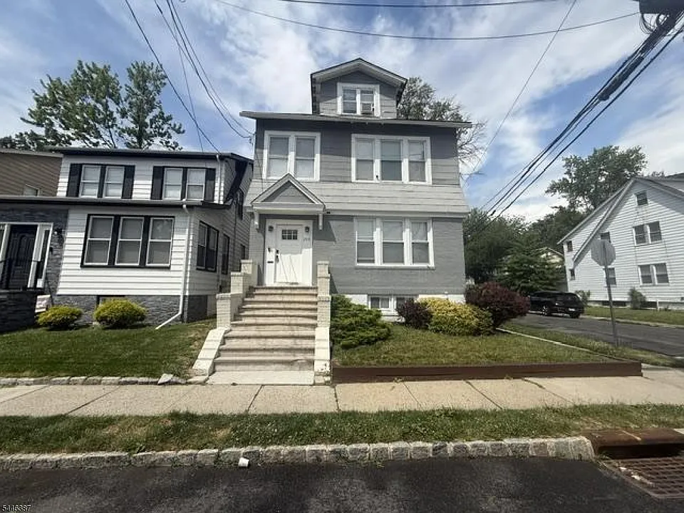 208 Laurel Ave