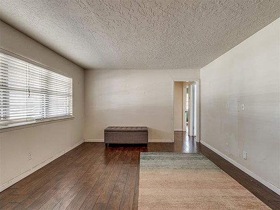 5th image of 1226 Salsbury St