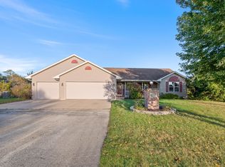 418 Falcon Cir, Pulaski, WI 54162