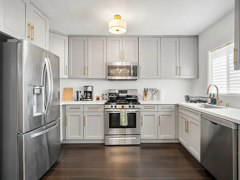7410 S Hobart Blvd — Photo 33
