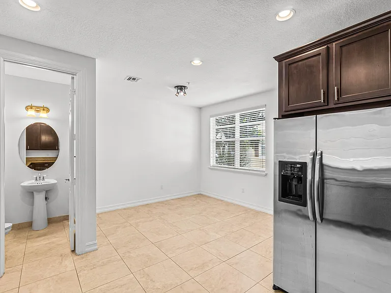 109 E Coda Cir — Photo 12