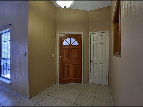 5th image of 5769 Lawndale Dr #B