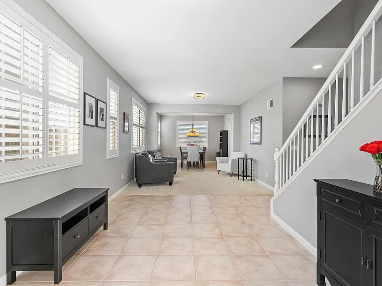 1071 Greenway Rd — Photo 3