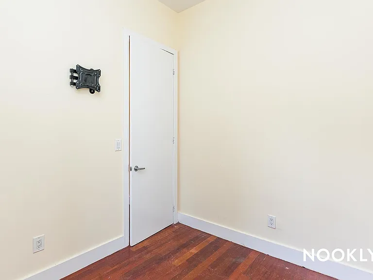 117 S 4th St #21 — Photo 16