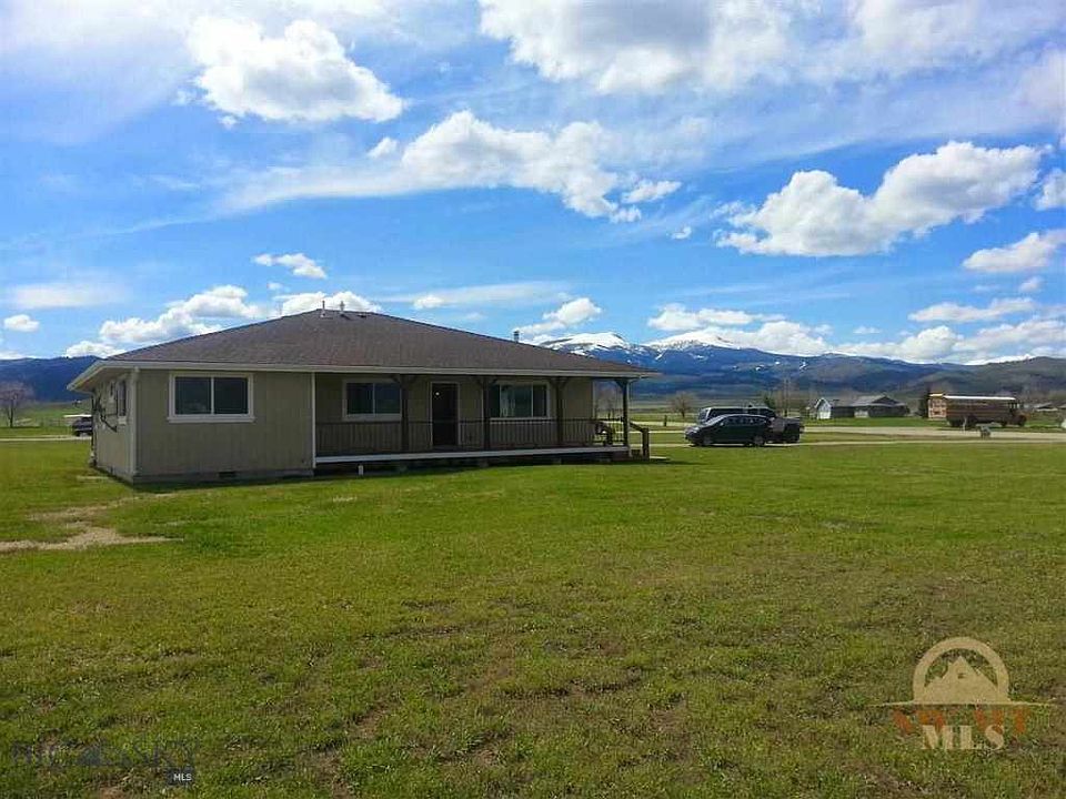 1st image of 10 Coachman Ln