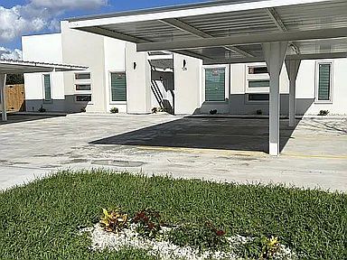 4th image of 705 Deanne Dr #3