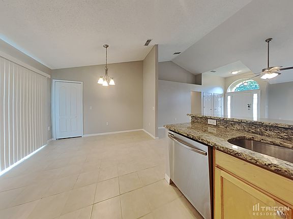 5th image of 3163 N Covington Dr