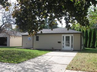430 S 31st St, Manitowoc, WI 54220