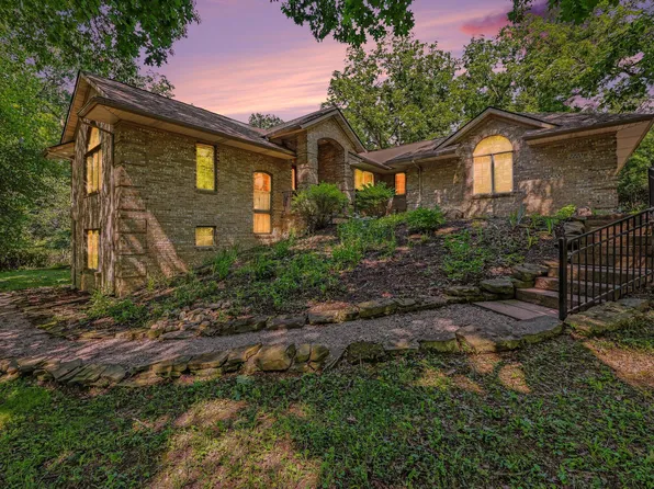 2220 Gale Rd, Ann Arbor, MI 48105