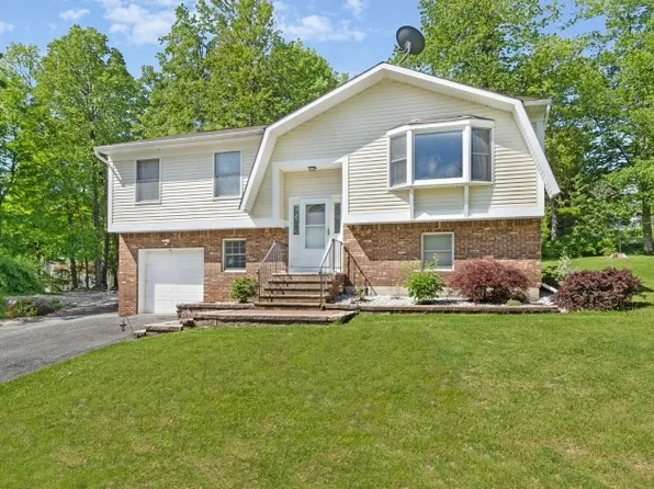 7 Kemah Rd, Vernon Twp., NJ 07422