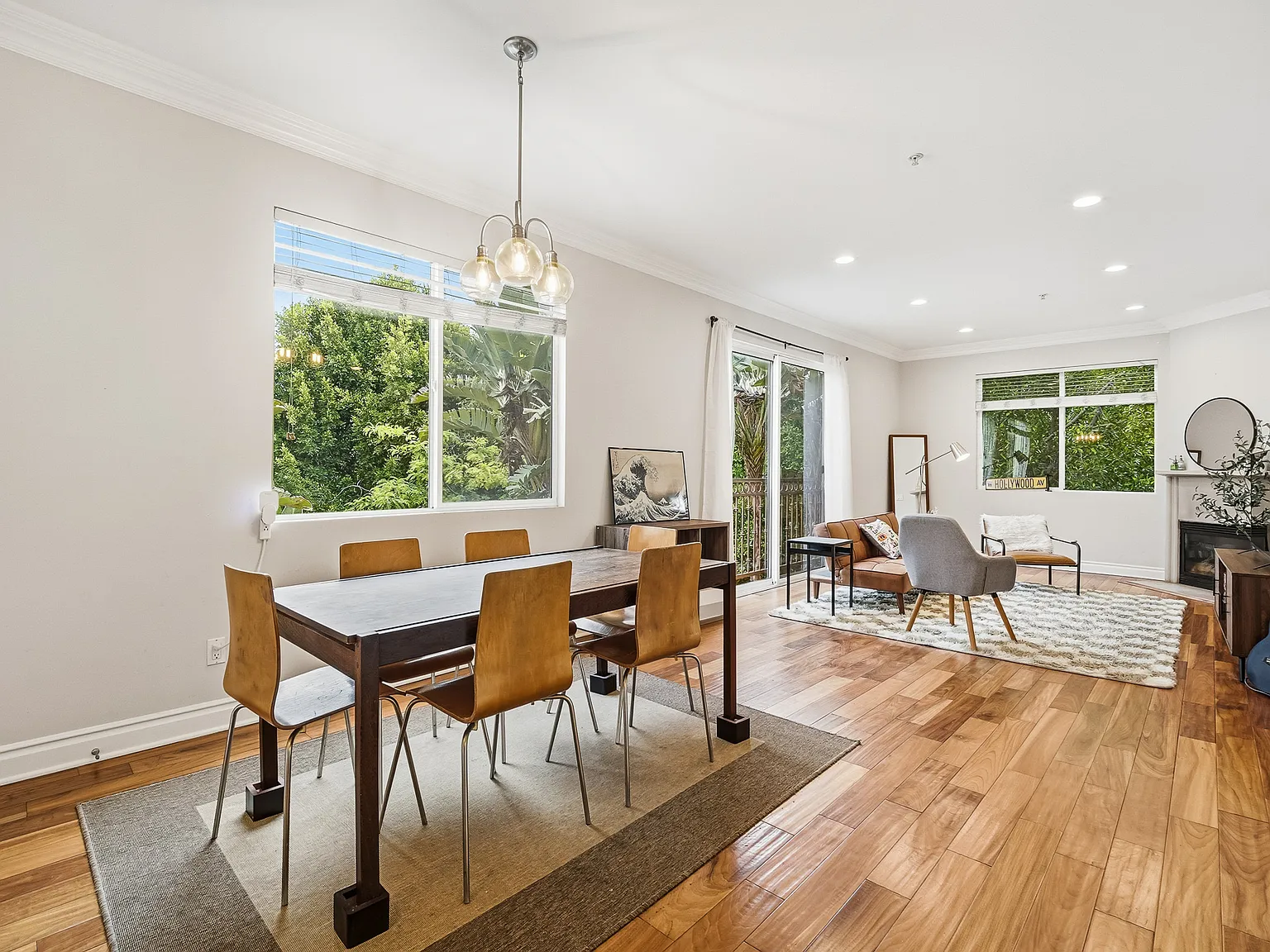3 bed, 1370 sqft, $4,200 — Photo 3