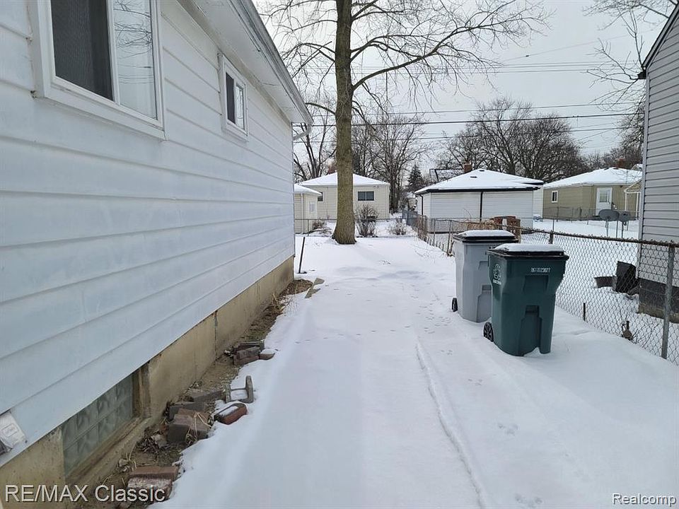 1st image of 459 W Goulson Ave