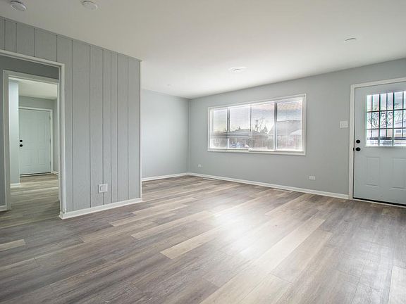 2nd image of 1335 Mackinaw Ave